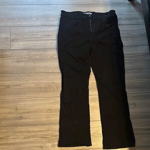 Joe's Jeans Women's Straight Leg in Black